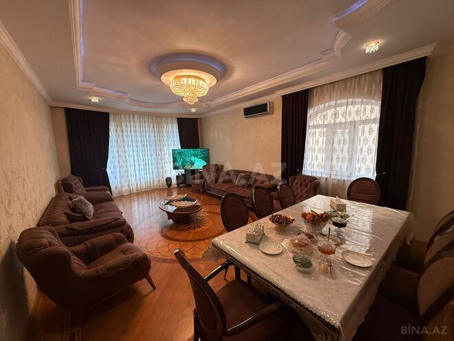 Satılır 12 otaqlı həyət evi/bağ evi 800 m², Səbail r., photo 1 from 19