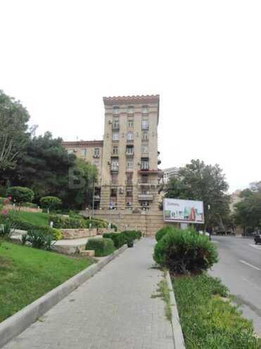 Satılır 2 otaqlı köhnə tikili 64 m², Nizami m., photo 3 from 13