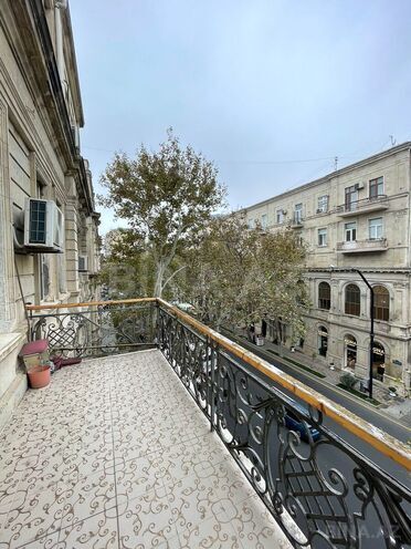 Satılır 3 otaqlı köhnə tikili 100 m², Sahil m., photo 24 from 26