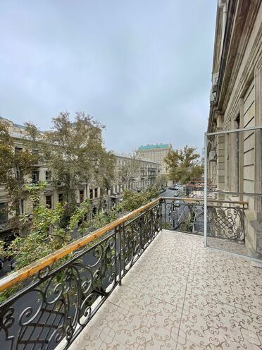 Satılır 3 otaqlı köhnə tikili 100 m², Sahil m., photo 23 from 26