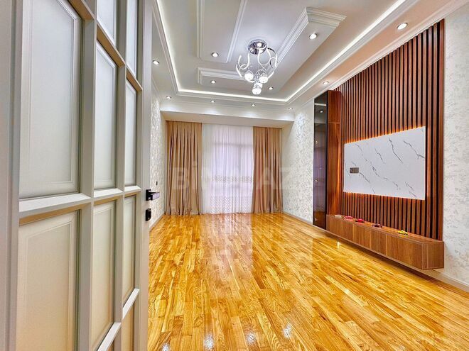 Продаётся 3-комн. новостройка 92 м², м. Кара Караев, photo 1 from 24