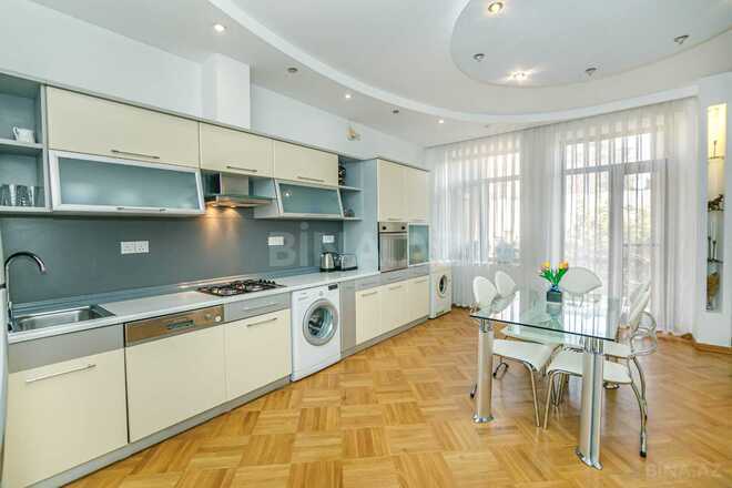 İcarəyə verilir 3 otaqlı köhnə tikili 130 m², Sahil m., photo 7 from 10