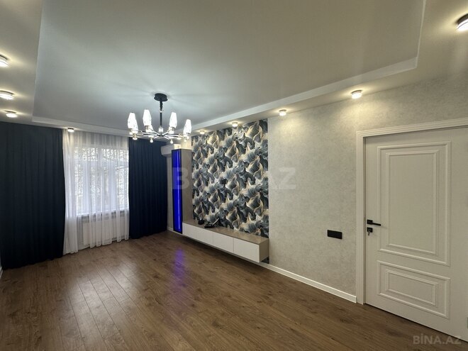 Продаётся 2-комн. вторичка 65 м², м. Ази Асланов, photo 1 from 18