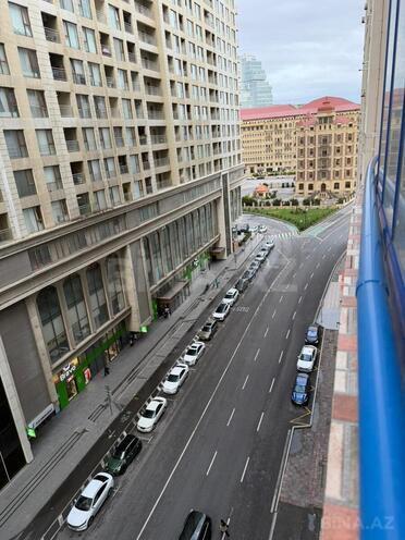 Продаётся 3-комн. новостройка 190 м², Хатаинский р., photo 1 from 14