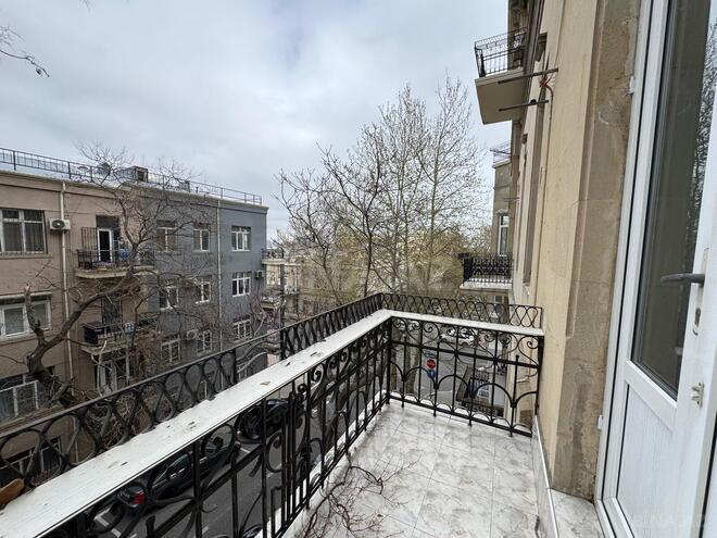 Satılır 4 otaqlı köhnə tikili 180 m², İçəri Şəhər m., photo 12 from 22