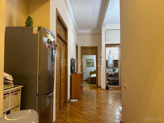 Satılır 4 otaqlı köhnə tikili 210 m², Bayıl q., photo 21 from 24