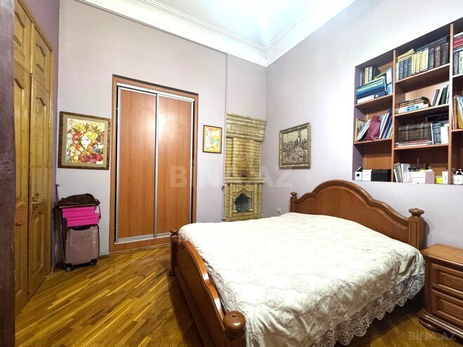 Satılır 4 otaqlı köhnə tikili 210 m², Bayıl q., photo 6 from 24