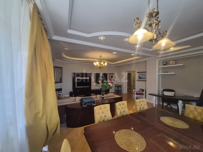 Сдаётся 3-комн. новостройка 180 м², м. 8 ноября, photo 1 from 26