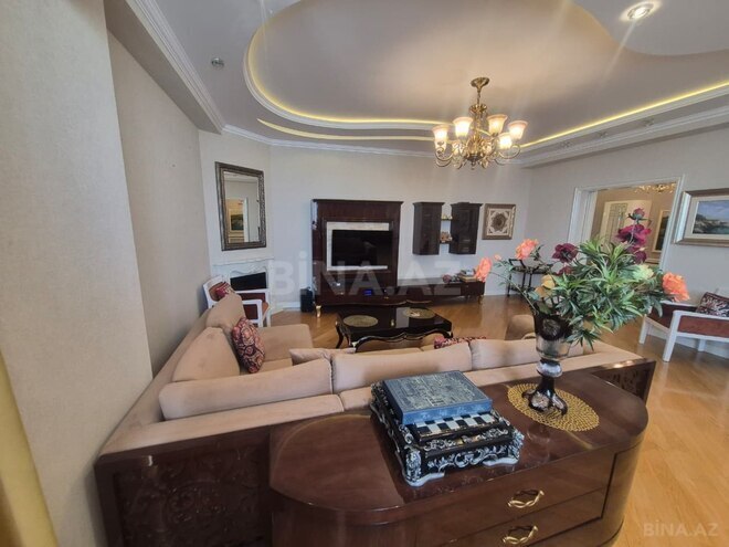 Сдаётся 3-комн. новостройка 180 м², м. 8 ноября, photo 3 from 26