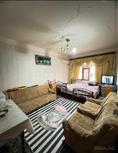 Satılır 2 otaqlı köhnə tikili 65 m², Yeni Günəşli q., photo 1 from 9