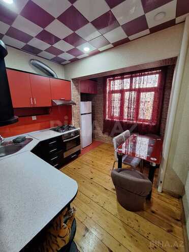 Satılır 2 otaqlı köhnə tikili 70 m², Gənclik m., photo 9 from 17