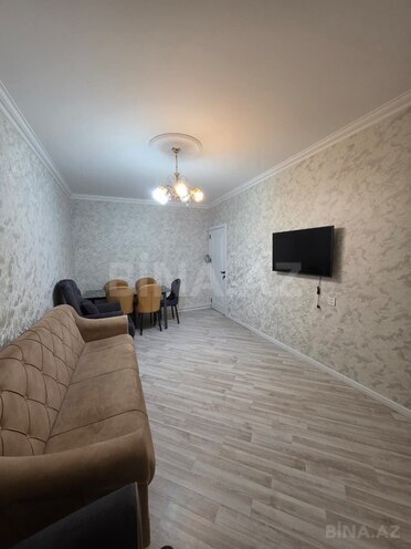 Продаётся 2-комн. вторичка 60 м², м. Ази Асланов, photo 3 from 13