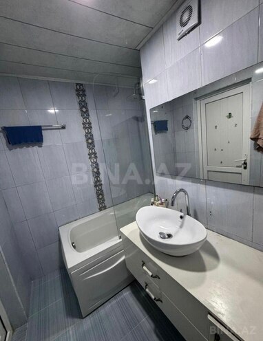 Продаётся 2-комн. вторичка 69 м², м. Ази Асланов, photo 6 from 9