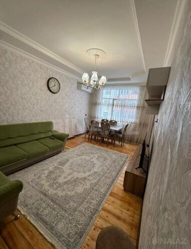 Продаётся 2-комн. вторичка 69 м², м. Ази Асланов, photo 1 from 9
