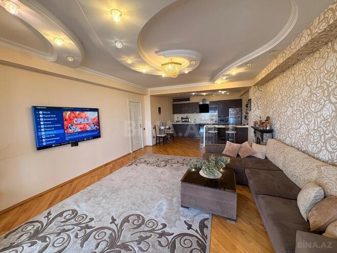 Продаётся 3-комн. новостройка 120 м², м. Низами, photo 1 from 19