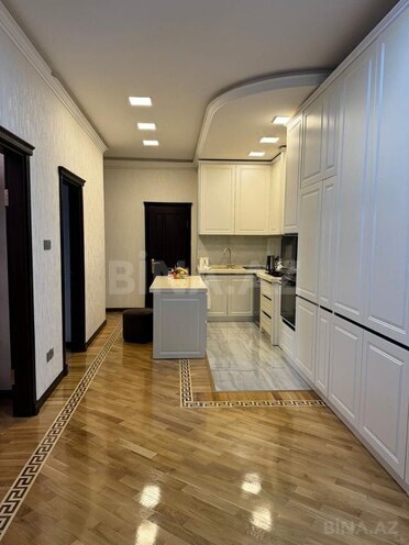 Продаётся 3-комн. вторичка 108 м², м. Низами, photo 7 from 14