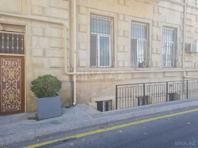 Satılır 4 otaqlı köhnə tikili 90 m², Sahil m., photo 3 from 17