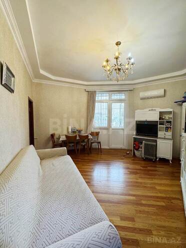Satılır 2 otaqlı köhnə tikili 38 m², Elmlər Akademiyası m., photo 1 from 11