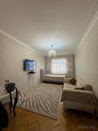 Satılır 2 otaqlı köhnə tikili 64 m², Əhmədli m., photo 1 from 12