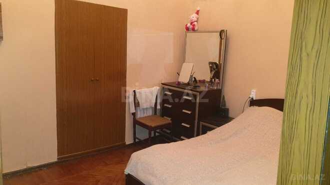 Satılır 4 otaqlı köhnə tikili 105 m², Sahil m., photo 9 from 17