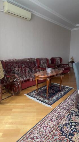 Satılır 2 otaqlı köhnə tikili 119 m², Gənclik m., photo 4 from 17