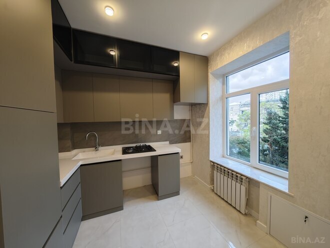 Satılır 3 otaqlı köhnə tikili 85 m², Bakıxanov q., photo 16 from 19