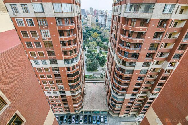 Продаётся 3-комн. новостройка 153 м², м. Низами, photo 1 from 28