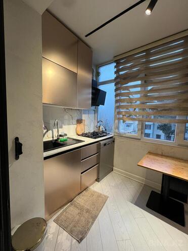 Продаётся 3-комн. вторичка 60 м², м. Нефтчиляр, photo 4 from 13