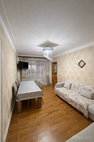 Satılır 2 otaqlı köhnə tikili 55 m², Xalqlar Dostluğu m., photo 1 from 11