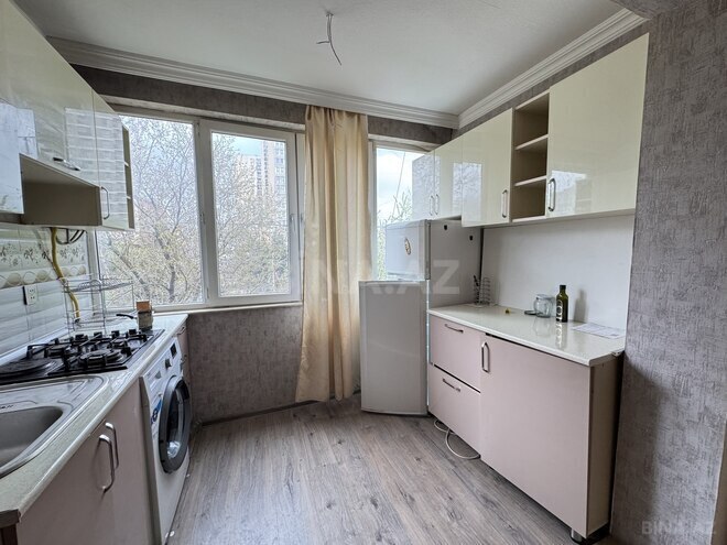 Сдаётся 2-комн. вторичка 40 м², м. Нефтчиляр, photo 5 from 8