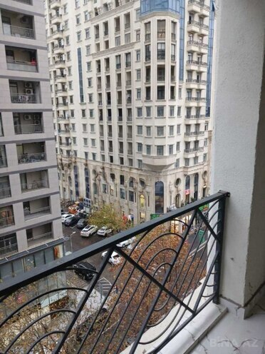 Satılır 2 otaqlı yeni tikili 72 m², 28 May m., photo 1 from 13