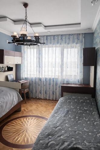 Satılır 5 otaqlı köhnə tikili 120 m², Bakıxanov q., photo 11 from 19