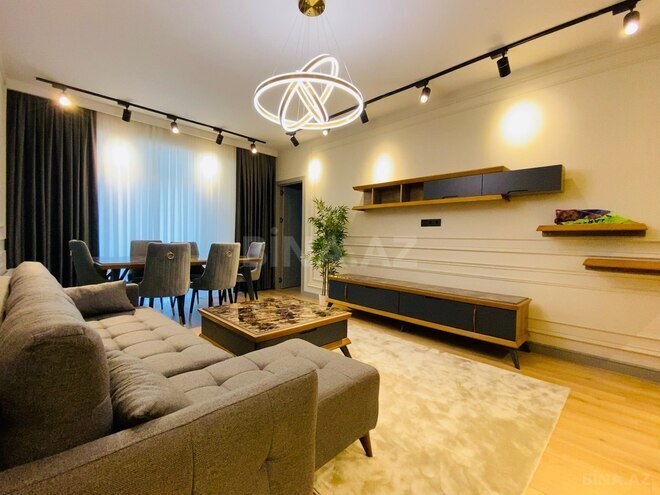 Сдаётся 3-комн. новостройка 110 м², м. 8 ноября, photo 1 from 32
