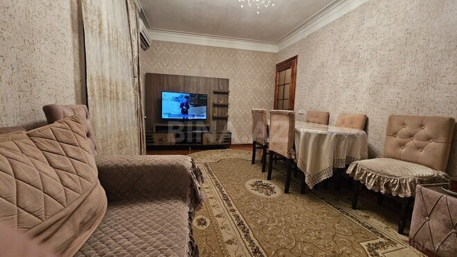 Продаётся 2-комн. вторичка 50 м², м. Иншаатчылар, photo 1 from 27