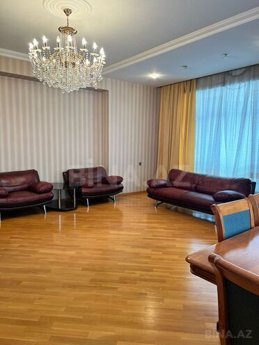 Сдаётся 2-комн. новостройка 70 м², м. 20 января, photo 3 from 17