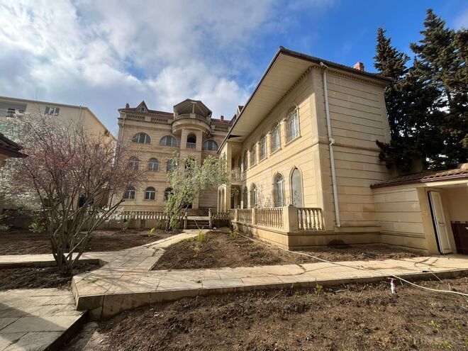 Satılır 14 otaqlı həyət evi/bağ evi 1 000 m², Badamdar q., photo 1 from 27