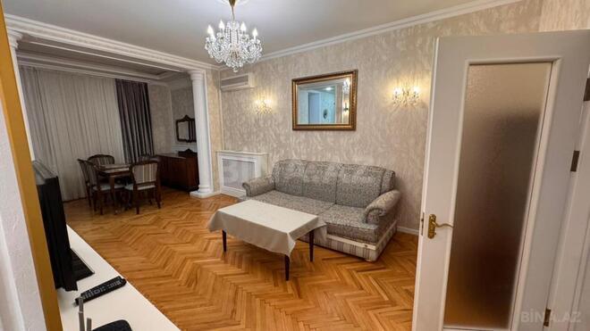 Сдаётся 3-комн. вторичка 80 м², м. Низами, photo 3 from 7