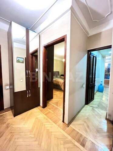 Satılır 3 otaqlı köhnə tikili 105 m², Gənclik m., photo 13 from 21