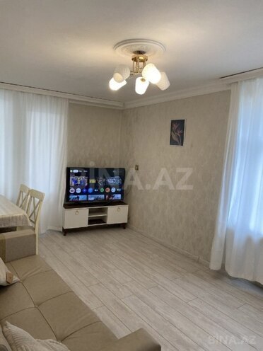 Продаётся 2-комн. вторичка 35 м², м. Кара Караев, photo 1 from 12