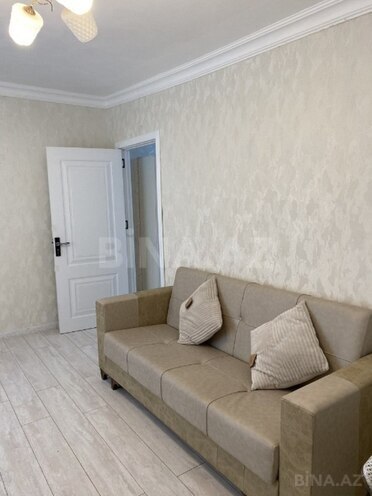 Продаётся 2-комн. вторичка 35 м², м. Кара Караев, photo 3 from 12