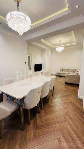 Сдаётся 3-комн. новостройка 141 м², Насиминский  р., photo 4 from 32