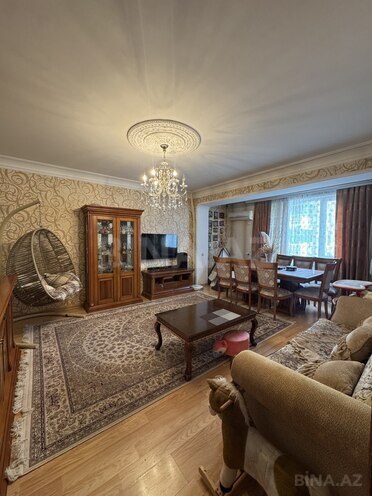 Satılır 4 otaqlı köhnə tikili 100 m², Bakıxanov q., photo 1 from 18