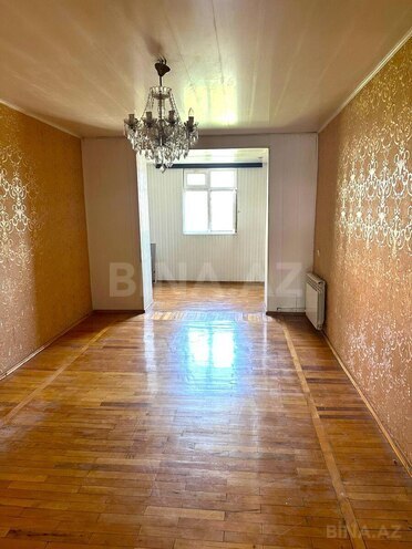 Продаётся 3-комн. вторичка 80 м², м. Нефтчиляр, photo 1 from 7