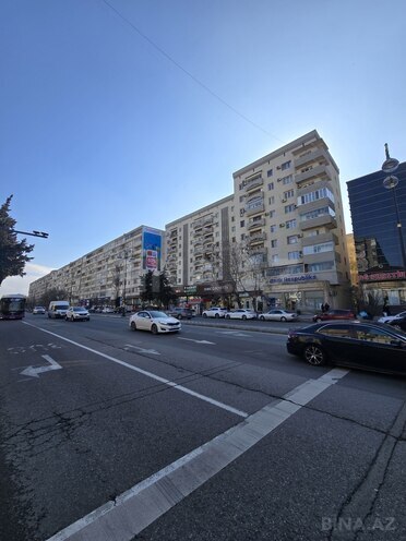 Продаётся 3-комн. вторичка 75 м², м. Иншаатчылар, photo 1 from 16