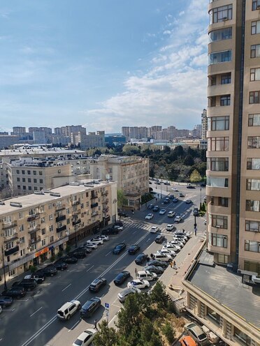 Сдаётся 3-комн. новостройка 110 м², м. Ичеришехер, photo 1 from 11