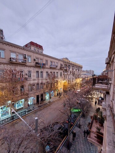 Satılır 3 otaqlı köhnə tikili 80 m², 28 May m., photo 1 from 13