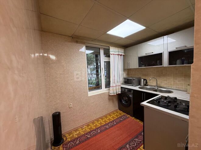 Satılır 2 otaqlı köhnə tikili 55 m², İnşaatçılar m., photo 13 from 14