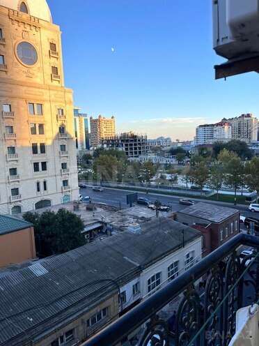 Satılır 2 otaqlı köhnə tikili 60 m², Nizami m., photo 3 from 9