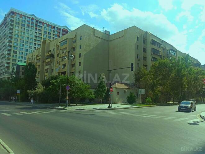 Satılır 2 otaqlı köhnə tikili 62 m², Şah İsmayıl Xətai m., photo 1 from 24