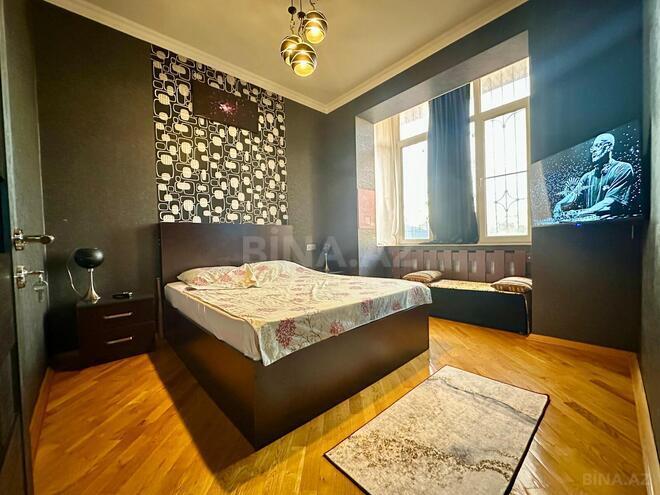 Продаётся 7-комн. дом/дача 300 м², м. Кара Караев, photo 12 from 31